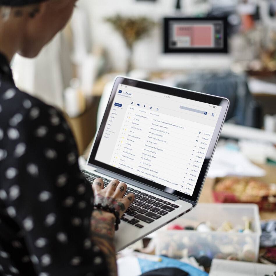 Email inbox message list online interface Email inbox message list online interface